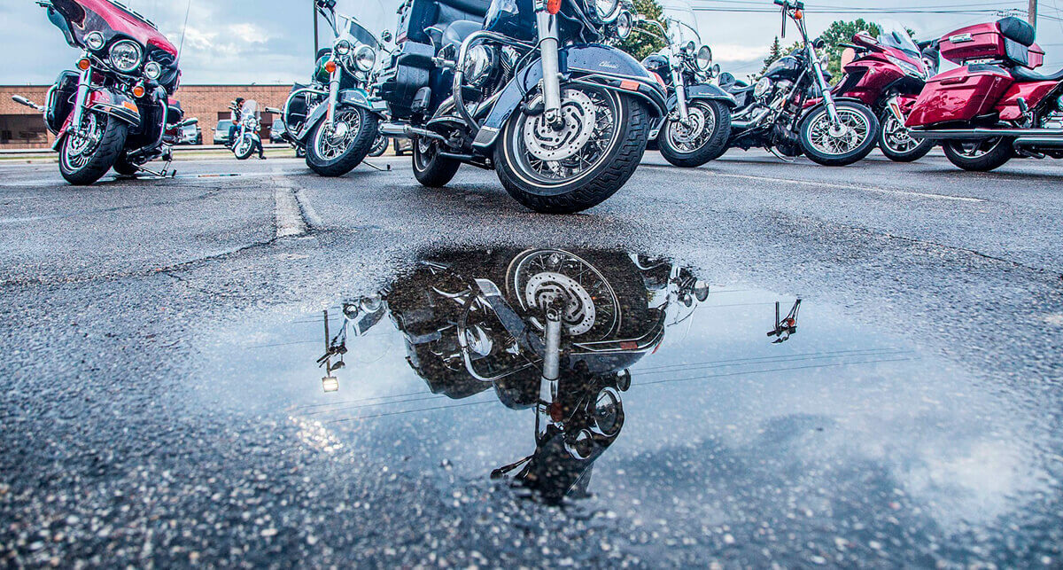 moto na chuva